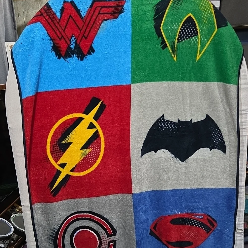 DC Comics Superhero Emblem Throw Blanket